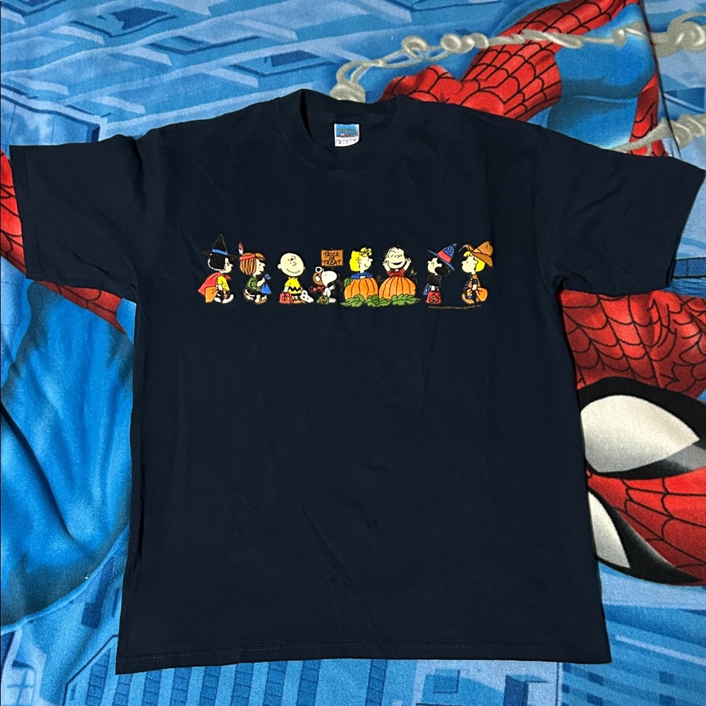VINTAGE | PEANUTS Snoopy Halloween Trick or Treat Navy Blue Graphic Tee Shirt